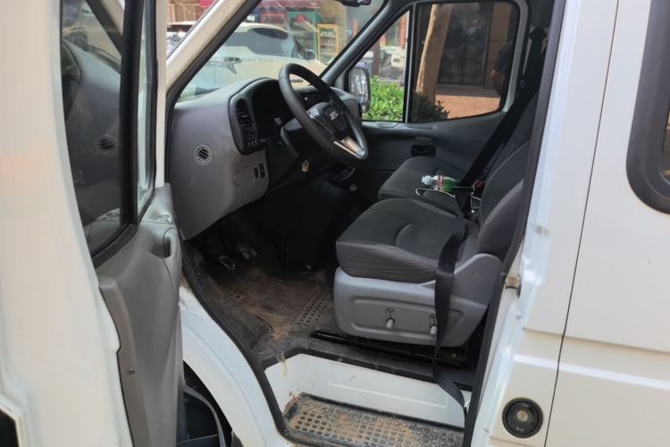 Used JMC Transit 2017 2.8T Commercial Version Short Wheelbase Mid-Roof 6/7/8-Seater JX493 Driver Seat