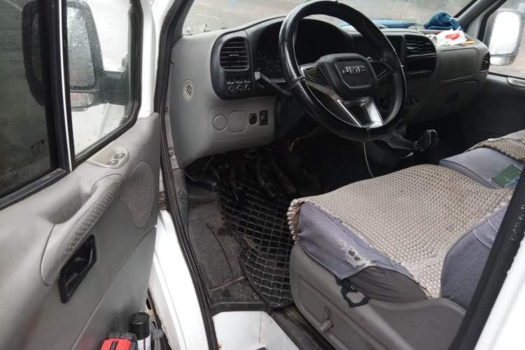 Used JMC Transit 2017 2.8T Commercial Version Short Wheelbase Mid-Roof 6/7/8-Seater JX493 Driver Seat
