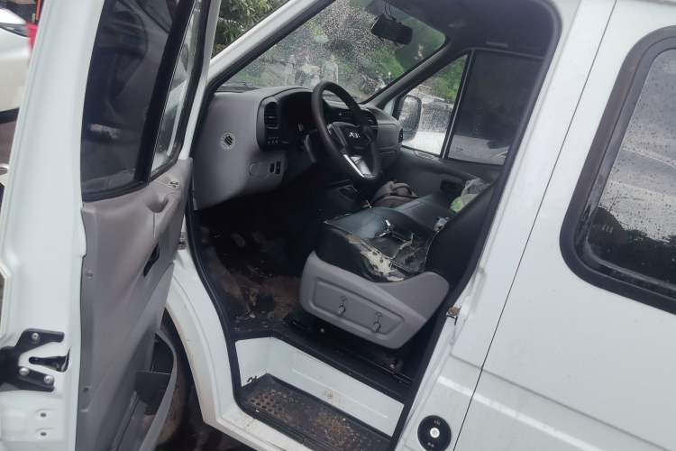 Used JMC Transit 2017 2.8T Commercial Version Short Wheelbase Mid-Roof 6/7/8-Seater JX493 Driver Seat