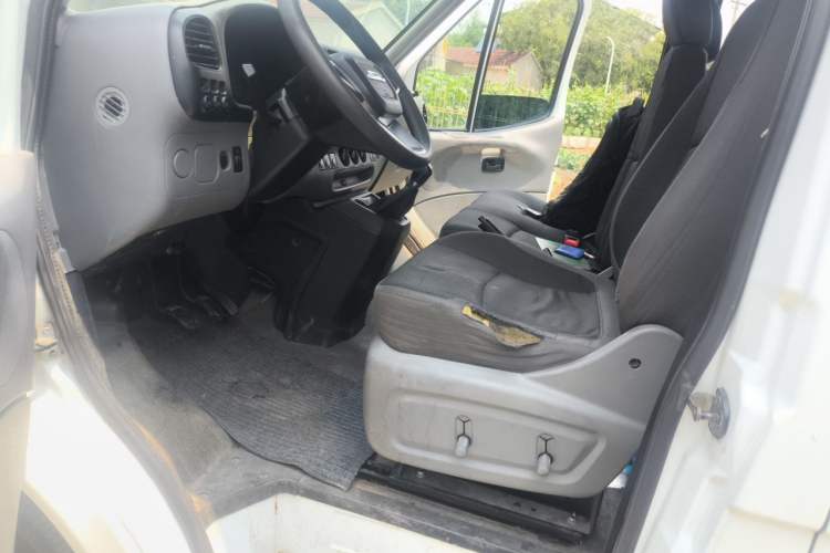 Used JMC Transit 2017 2.8T Commercial Version Short Wheelbase Mid-Roof 6/7/8-Seater JX493 Driver Seat