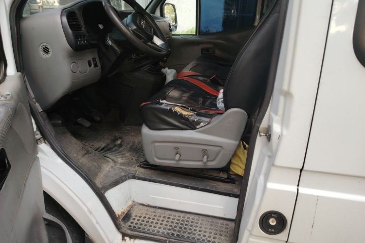 Used JMC Transit 2017 2.8T Commercial Version Short Wheelbase Mid-Roof 6/7/8-Seater JX493 Driver Seat