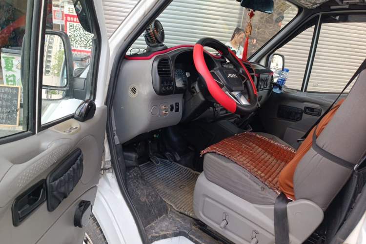 Used JMC Transit 2017 2.8T Commercial Version Long Wheelbase Mid-Roof 6/7/8-Seater JX493 Driver Seat