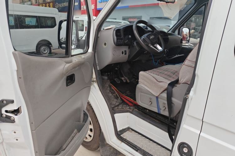 Used JMC Transit 2017 2.8T Commercial Version Short Wheelbase Mid-Roof 6/7/8-Seater JX493 Driver Seat