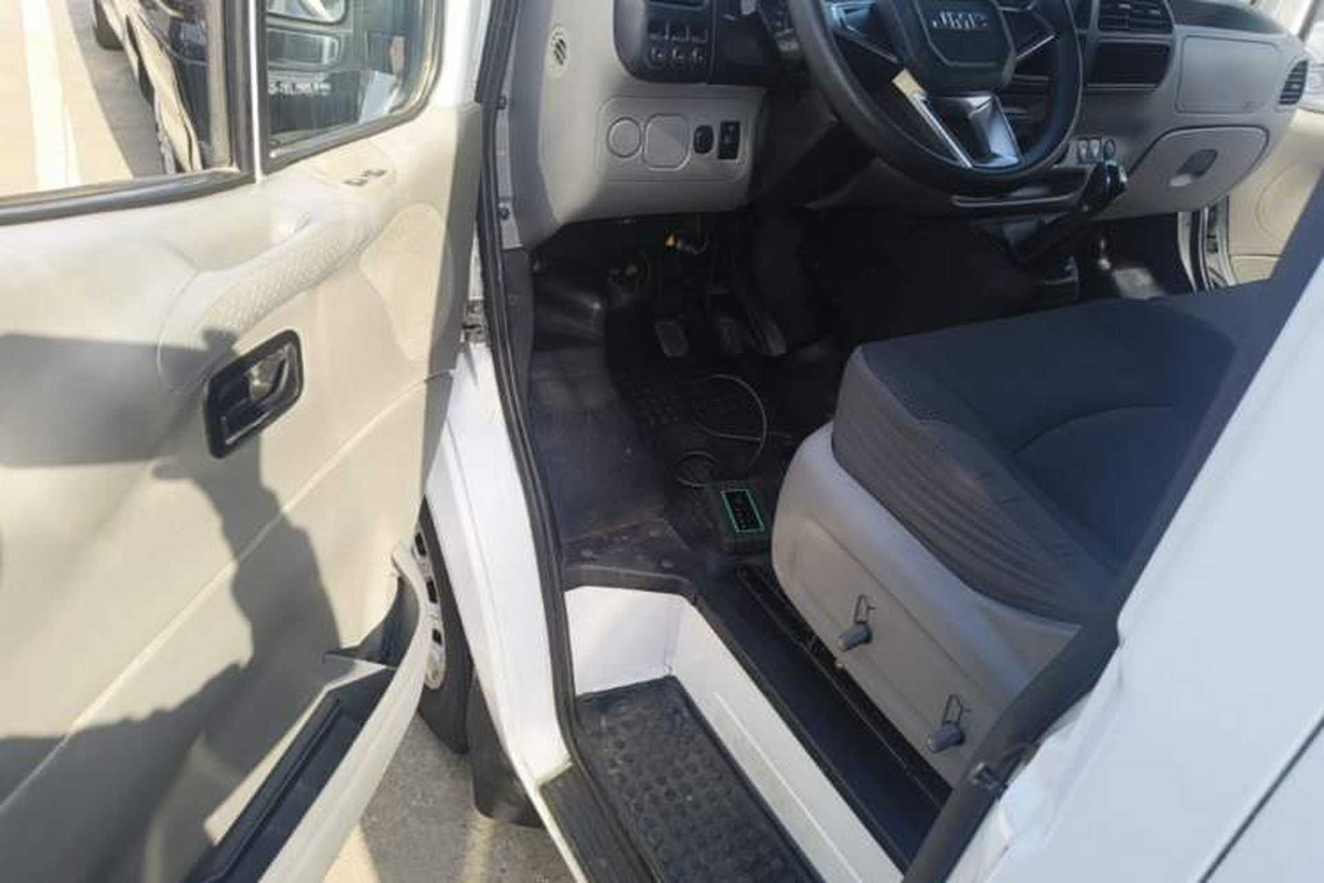 Used JMC Transit 2017 2.8T Commercial Version Short Wheelbase Mid-Roof 6/7/8-Seater JX493 Driver Seat