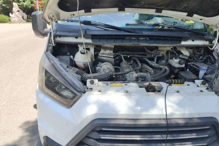 Used JMC Transit 2017 2.8T Commercial Version Short Wheelbase Mid-Roof 6/7/8-Seater JX493 Engine Bay Right
