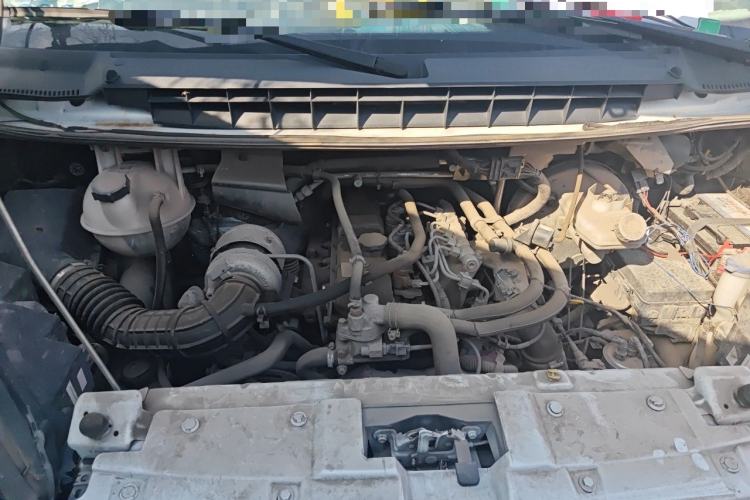 Used JMC Transit 2017 2.8T Commercial Version Short Wheelbase Mid-Roof 6/7/8-Seater JX493 Engine Bay