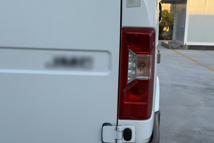 Used JMC Transit 2017 2.8T Commercial Version Short Wheelbase Mid-Roof 6/7/8-Seater JX493 Exterior 7