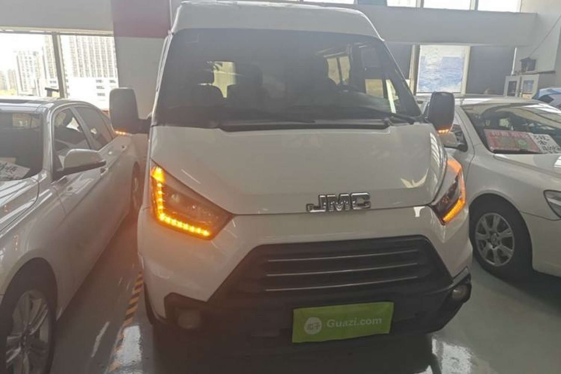 Used JMC Transit 2017 2.8T Commercial Version Short Wheelbase Mid-Roof 6/7/8-Seater JX493 Front