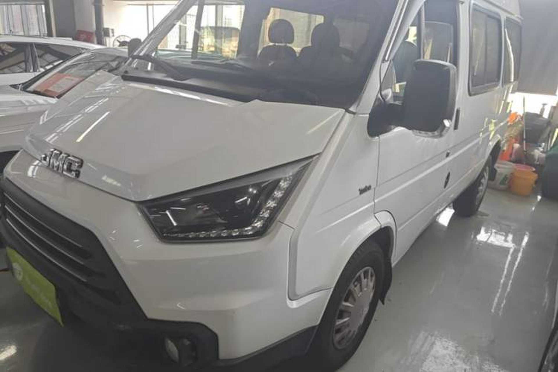 Used JMC Transit 2017 2.8T Commercial Version Short Wheelbase Mid-Roof 6/7/8-Seater JX493 Front Left 45 Deg