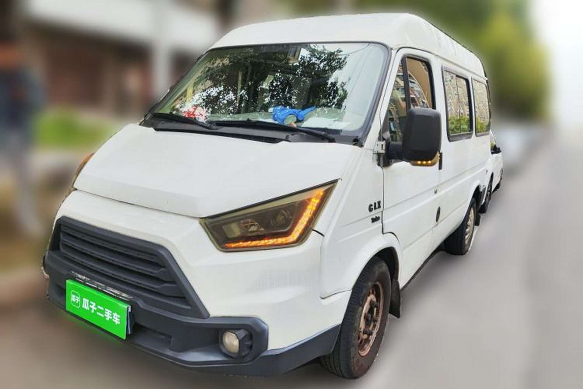 Used JMC Transit 2017 2.8T Commercial Version Short Wheelbase Mid-Roof 6/7/8-Seater JX493 Front Left 45 Deg