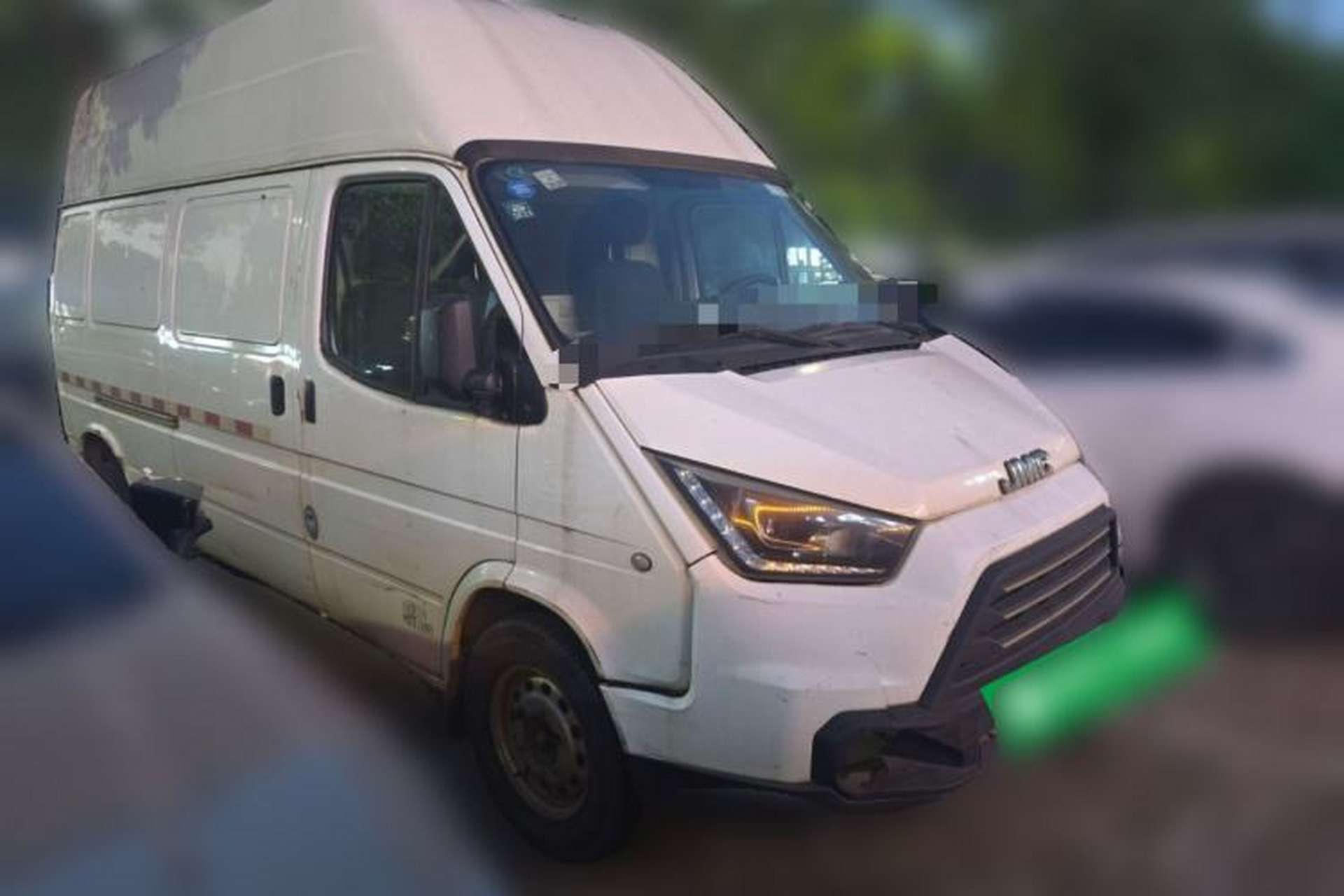 Used JMC Transit 2017 2.8T Commercial Version Long Wheelbase Mid-Roof 3-Seater JX493 Front Right 45 Deg