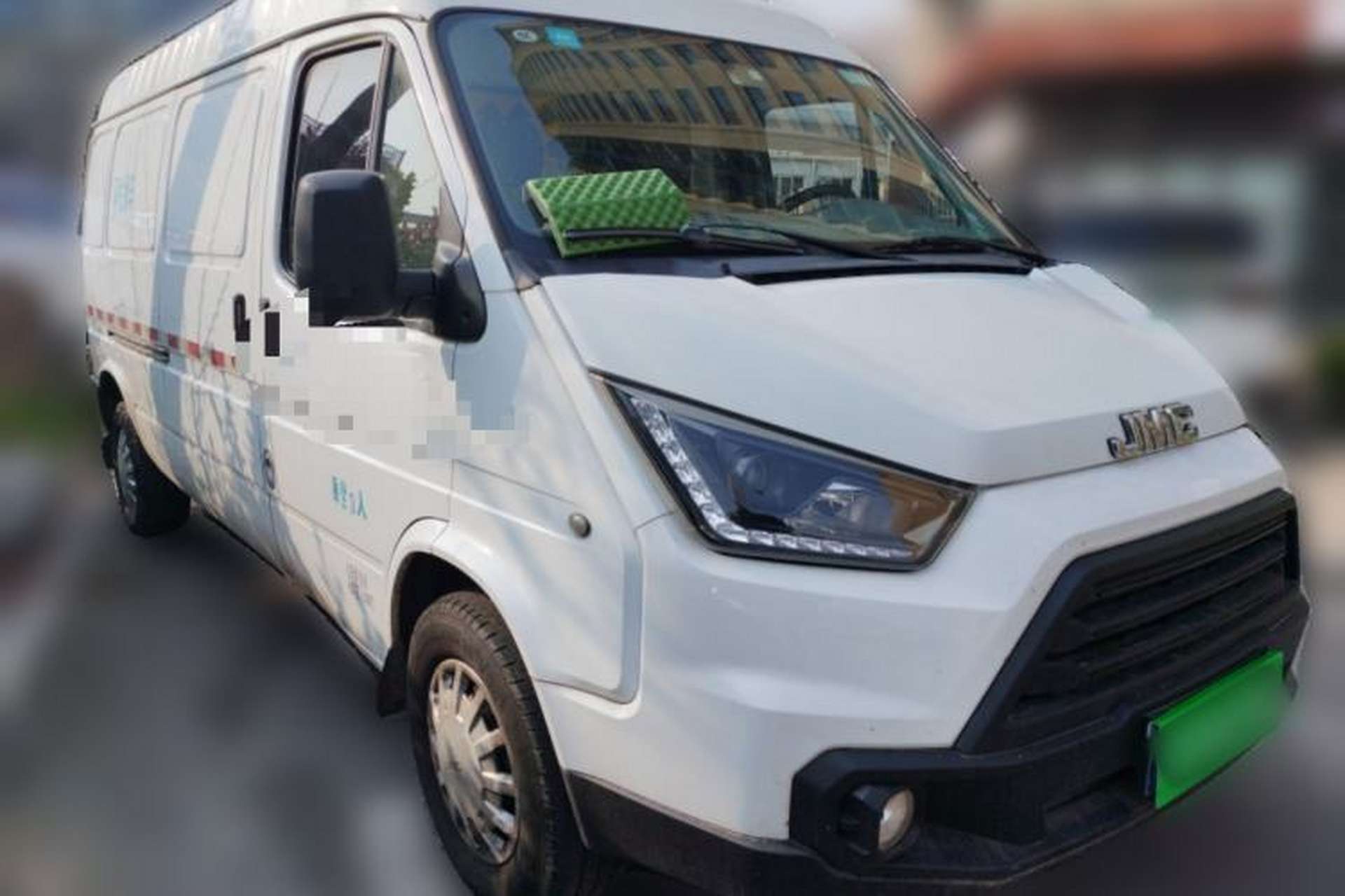 Used JMC Transit 2017 2.8T Commercial Version Long Wheelbase Mid-Roof 3-Seater JX493 Front Right 45 Deg