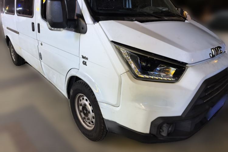 Used JMC Transit 2017 2.8T Commercial Version Long Wheelbase Mid-Roof 6/7/8-Seater JX493 Front Right 45 Deg