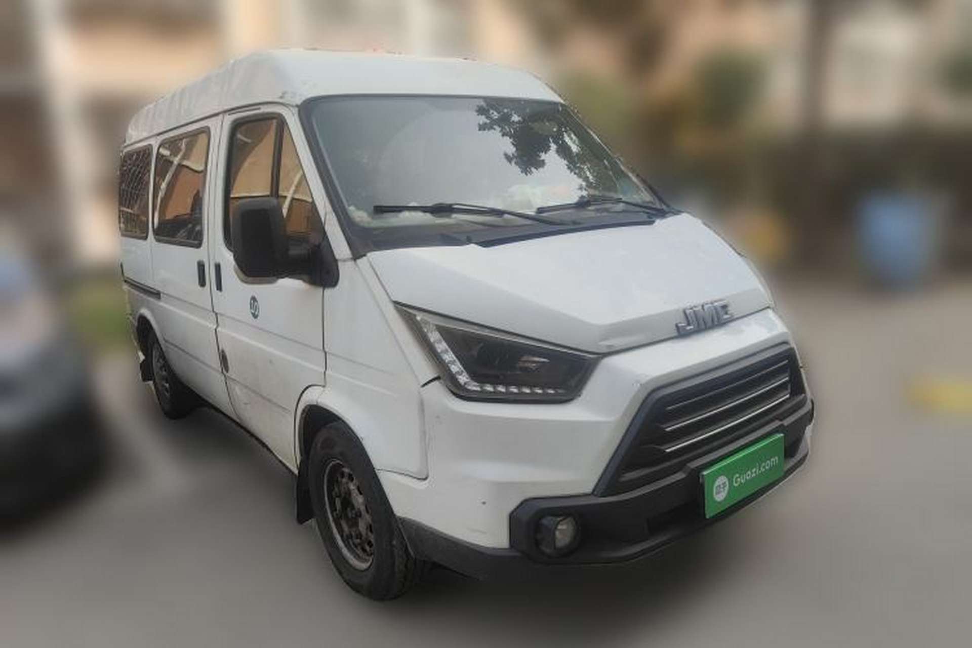 Used JMC Transit 2017 2.8T Commercial Version Short Wheelbase Mid-Roof 6/7/8-Seater JX493 Front Right 45 Deg
