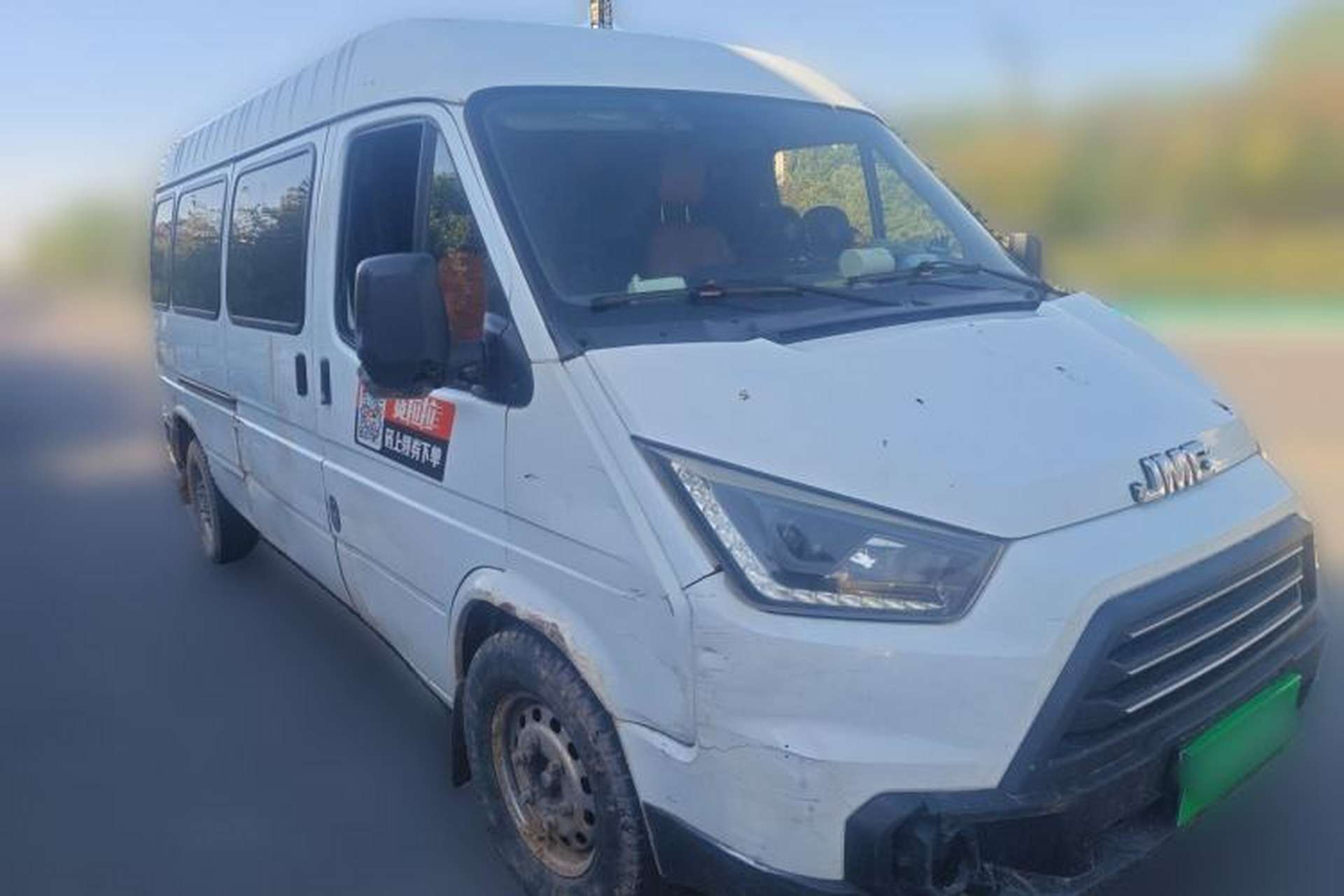 Used JMC Transit 2017 2.8T Commercial Version Long Wheelbase Mid-Roof 6/7/8-Seater JX493 Front Right 45 Deg