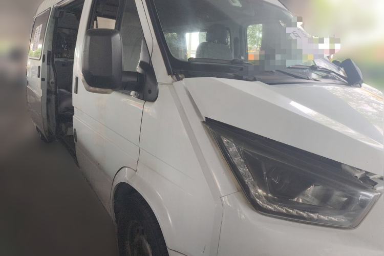 Used JMC Transit 2017 2.8T Commercial Version Long Wheelbase Mid-Roof 6/7/8-Seater JX493 Front Right 45 Deg