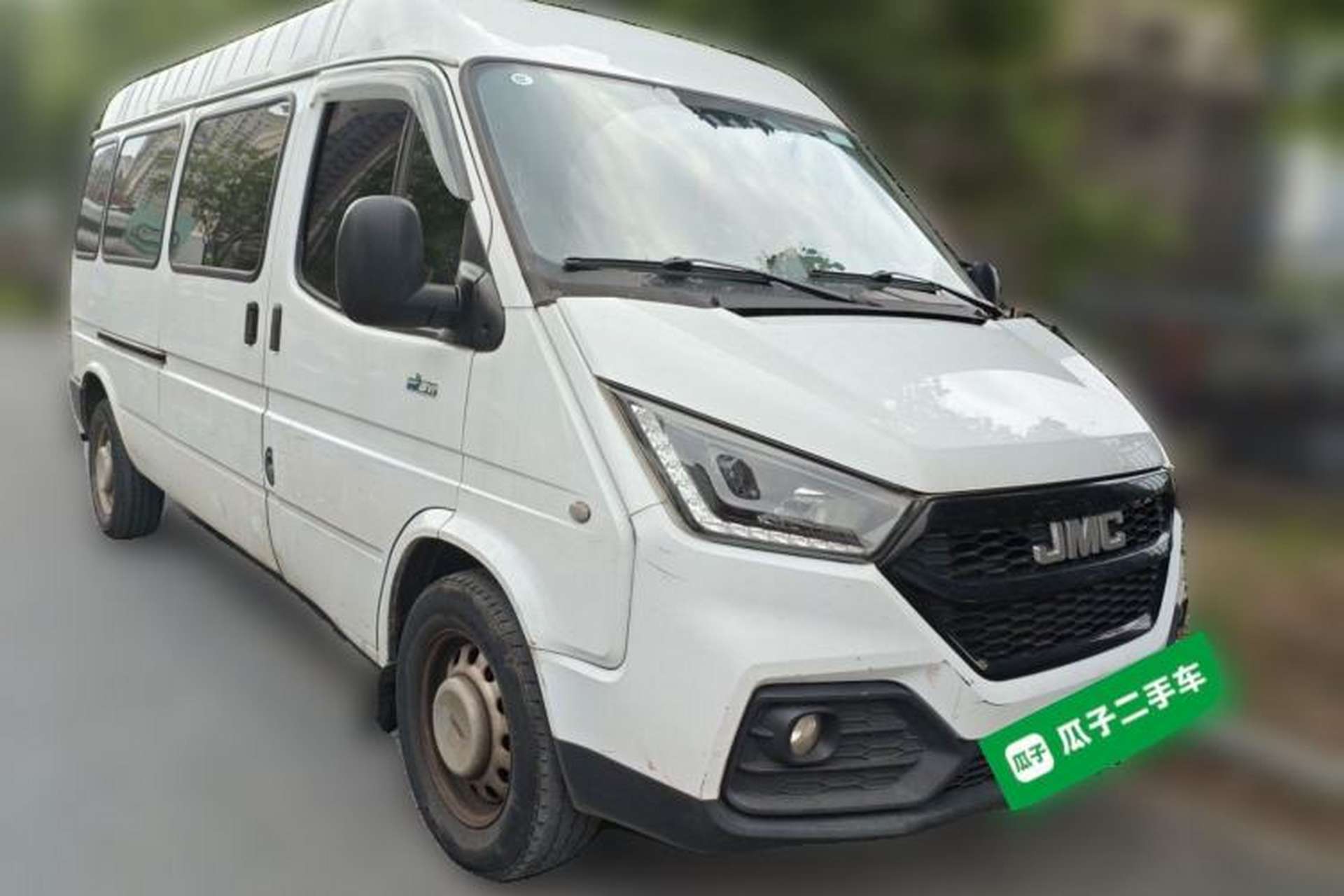 Used JMC Transit 2017 2.8T Commercial Version Long Wheelbase Mid-Roof 6/7/8-Seater JX493 Front Right 45 Deg