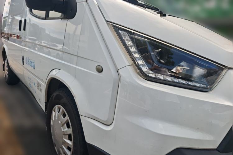 Used JMC Transit 2017 2.8T Commercial Version Short Wheelbase Mid-Roof 3-Seater JX493 Front Right 45 Deg