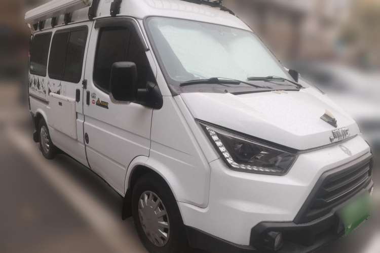 Used JMC Transit 2017 2.8T Commercial Version Short Wheelbase Mid-Roof 6/7/8-Seater JX493 Front Right 45 Deg