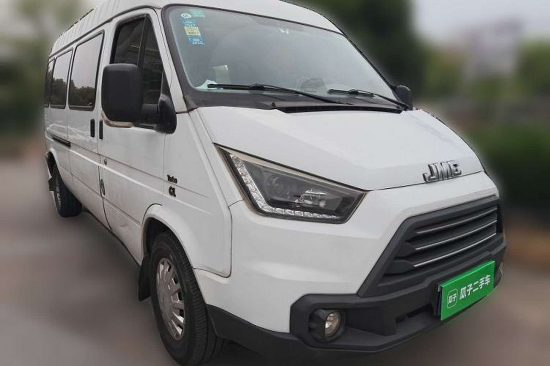 Used JMC Transit 2017 2.8T Commercial Version Long Wheelbase Mid-Roof 6/7/8-Seater JX493 Front Right 45 Deg