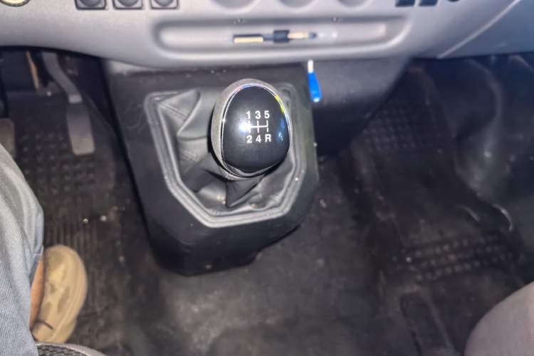 Used JMC Transit 2017 2.8T Commercial Version Long Wheelbase Mid-Roof 6/7/8-Seater JX493 Gear Lever