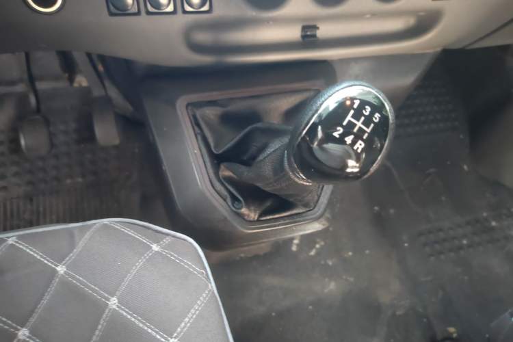 Used JMC Transit 2017 2.8T Commercial Version Long Wheelbase Mid-Roof 6/7/8-Seater JX493 Gear Lever