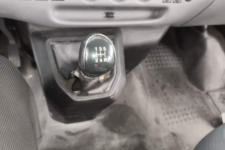 Used JMC Transit 2017 2.8T Commercial Version Long Wheelbase Mid-Roof 6/7/8-Seater JX493 Gear Lever