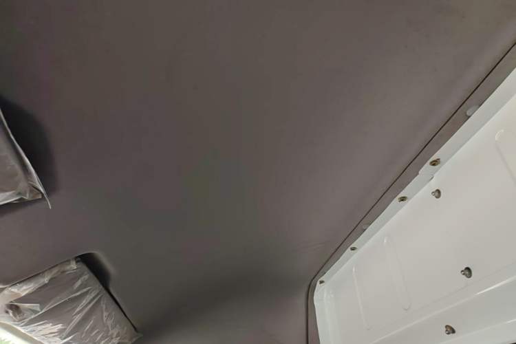 Used JMC Transit 2017 2.8T Commercial Version Short Wheelbase Mid-Roof 3-Seater JX493 Headliner