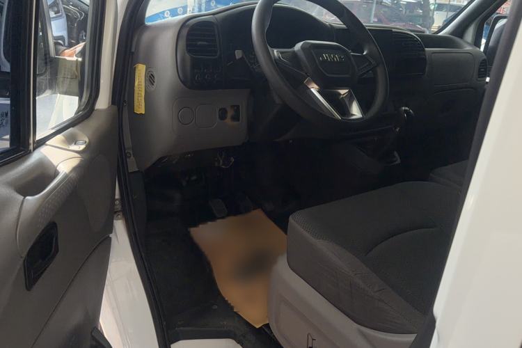 Used JMC Transit 2017 2.8T Commercial Version Short Wheelbase Mid-Roof 6/7/8-Seater JX493 Interior 2