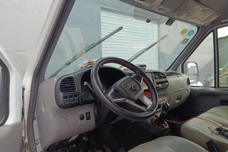 Used JMC Transit 2017 2.8T Commercial Version Long Wheelbase Mid-Roof 6/7/8-Seater JX493 Interior 3
