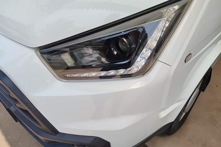 Used JMC Transit 2017 2.8T Commercial Version Short Wheelbase Mid-Roof 3-Seater JX493 Left Front Headlight