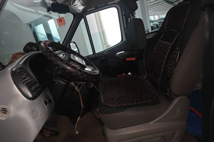 Used JMC Transit 2017 2.8T Commercial Version Short Wheelbase Mid-Roof 6/7/8-Seater JX493 Left Front Seat