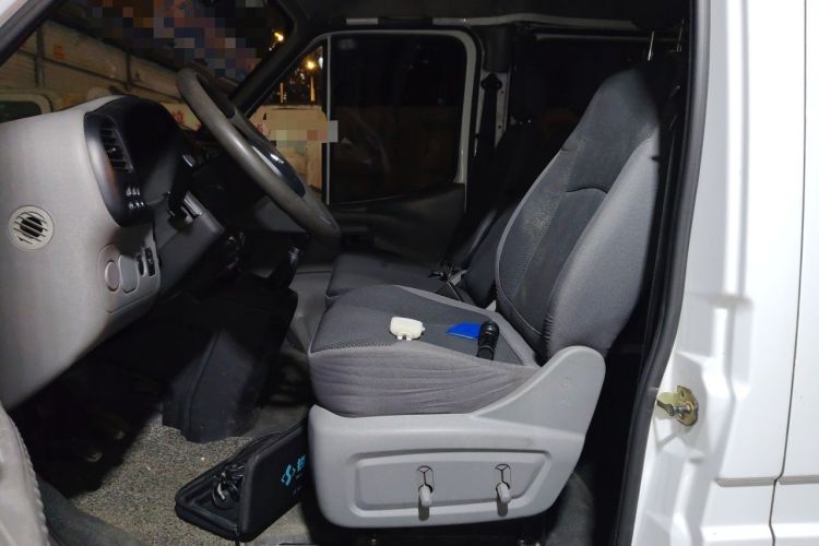Used JMC Transit 2017 2.8T Commercial Version Short Wheelbase Mid-Roof 6/7/8-Seater JX493 Left Front Seat