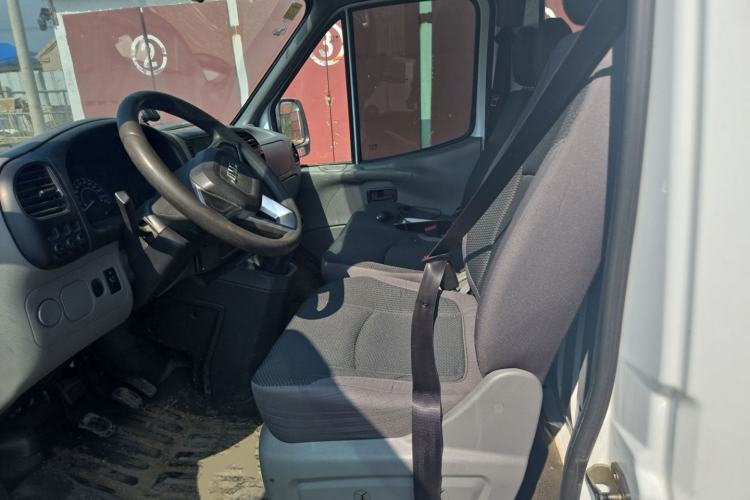 Used JMC Transit 2017 2.8T Commercial Version Short Wheelbase Mid-Roof 3-Seater JX493 Left Front Seat