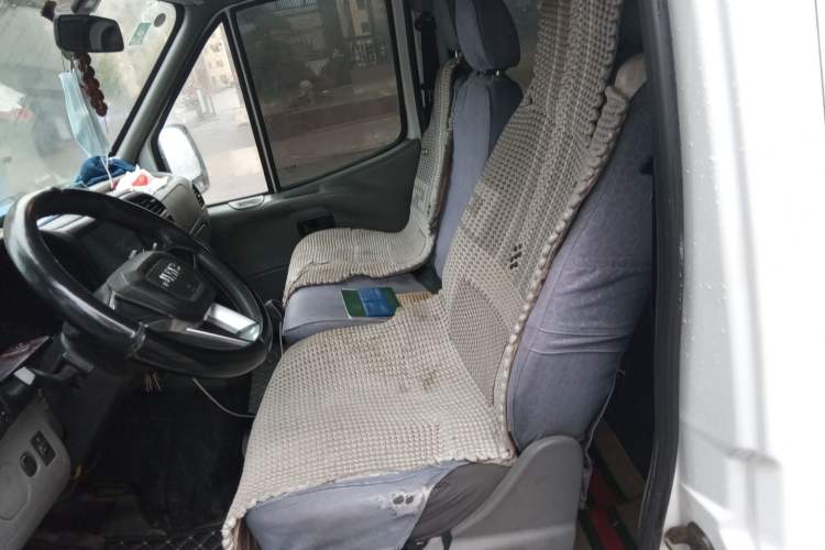 Used JMC Transit 2017 2.8T Commercial Version Short Wheelbase Mid-Roof 6/7/8-Seater JX493 Left Front Seat