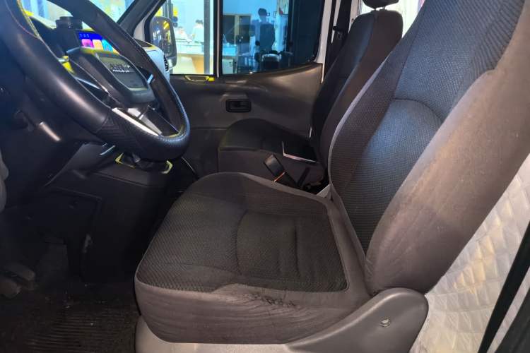 Used JMC Transit 2017 2.8T Commercial Version Long Wheelbase Mid-Roof 6/7/8-Seater JX493 Left Front Seat