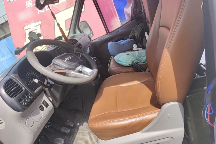 Used JMC Transit 2017 2.8T Commercial Version Short Wheelbase Mid-Roof 6/7/8-Seater JX493 Left Front Seat