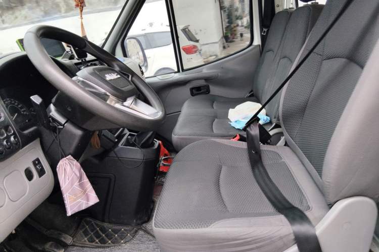 Used JMC Transit 2017 2.8T Commercial Version Long Wheelbase Mid-Roof 3-Seater JX493 Left Front Seat