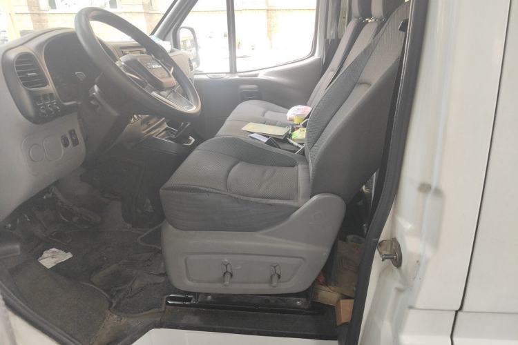 Used JMC Transit 2017 2.8T Commercial Version Short Wheelbase Mid-Roof 6/7/8-Seater JX493 Left Front Seat