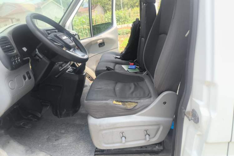 Used JMC Transit 2017 2.8T Commercial Version Short Wheelbase Mid-Roof 6/7/8-Seater JX493 Left Front Seat