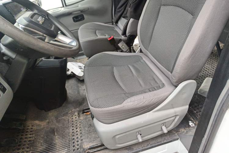 Used JMC Transit 2017 2.8T Commercial Version Long Wheelbase Mid-Roof 6/7/8-Seater JX493 Left Front Seat