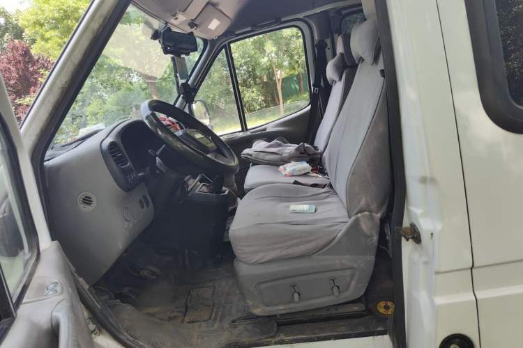Used JMC Transit 2017 2.8T Commercial Version Short Wheelbase Mid-Roof 6/7/8-Seater JX493 Left Front Seat