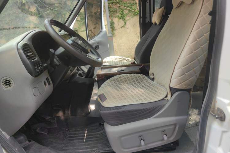 Used JMC Transit 2017 2.8T Commercial Version Long Wheelbase Mid-Roof 6/7/8-Seater JX493 Left Front Seat