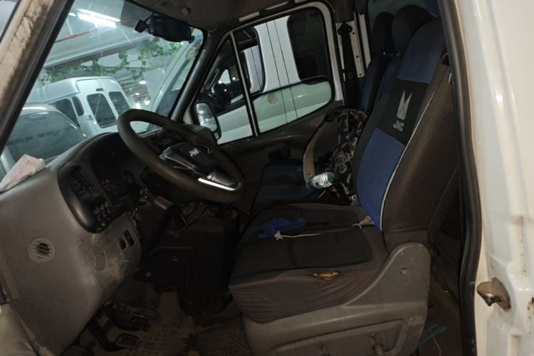 Used JMC Transit 2017 2.8T Commercial Version Short Wheelbase Mid-Roof 6/7/8-Seater JX493 Left Front Seat