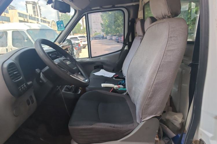 Used JMC Transit 2017 2.8T Commercial Version Long Wheelbase Mid-Roof 3-Seater JX493 Left Front Seat