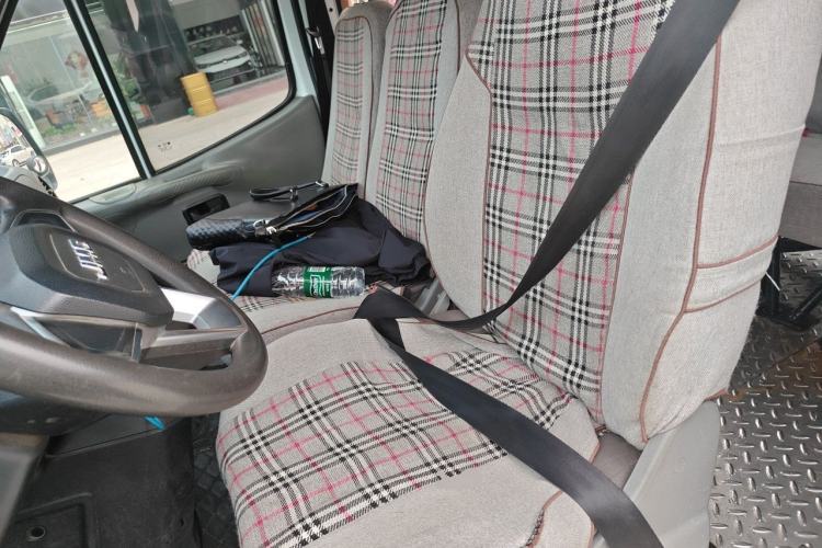 Used JMC Transit 2017 2.8T Commercial Version Short Wheelbase Mid-Roof 6/7/8-Seater JX493 Left Front Seat