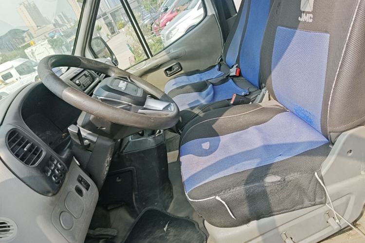 Used JMC Transit 2017 2.8T Commercial Version Short Wheelbase Mid-Roof 6/7/8-Seater JX493 Left Front Seat