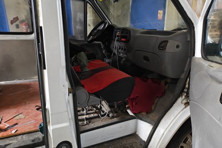 Used JMC Transit 2017 2.8T Commercial Version Short Wheelbase Mid-Roof 6/7/8-Seater JX493 Left Front Seat