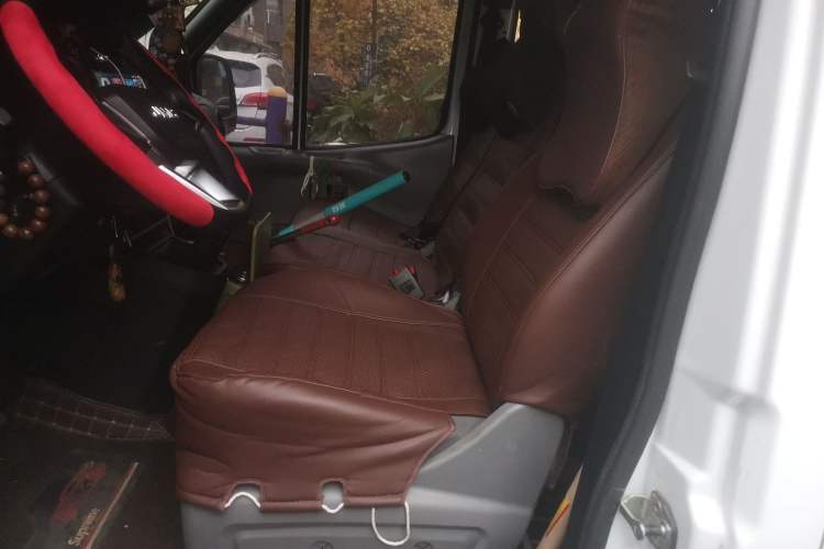 Used JMC Transit 2017 2.8T Commercial Version Short Wheelbase Mid-Roof 6/7/8-Seater JX493 Left Front Seat