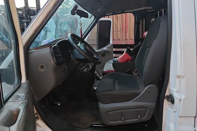 Used JMC Transit 2017 2.8T Commercial Version Short Wheelbase Mid-Roof 6/7/8-Seater JX493 Left Front Seat